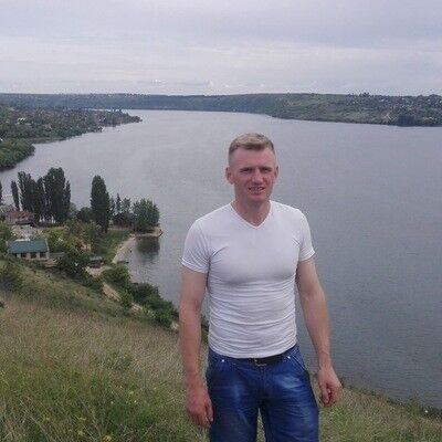  ,   Tudor, 30 ,   