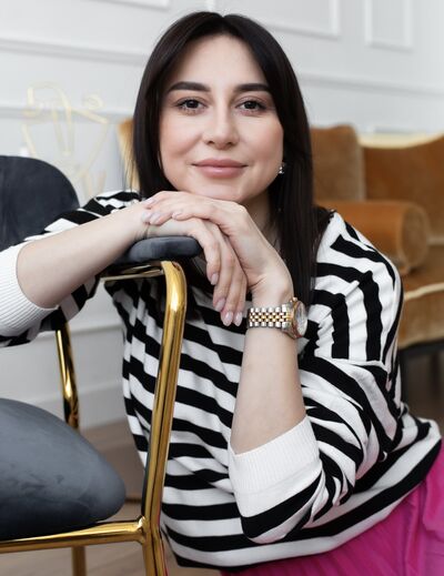 ,   Lulu, 42 ,   c 