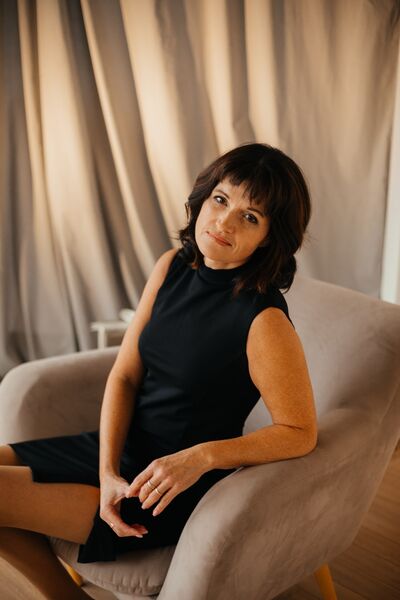  ,   Olga, 49 ,   c 
