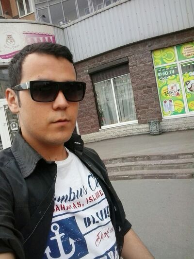  -,   Tom, 32 ,   ,   , c 