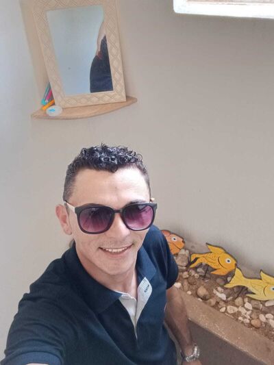  --,   Adriano, 32 ,   ,   