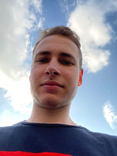  ,   Denis, 33 ,   ,   