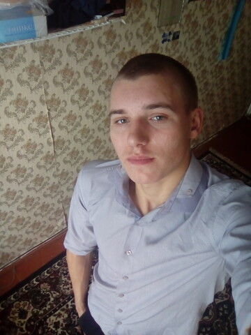  12420343  Viktor, 31 ,    