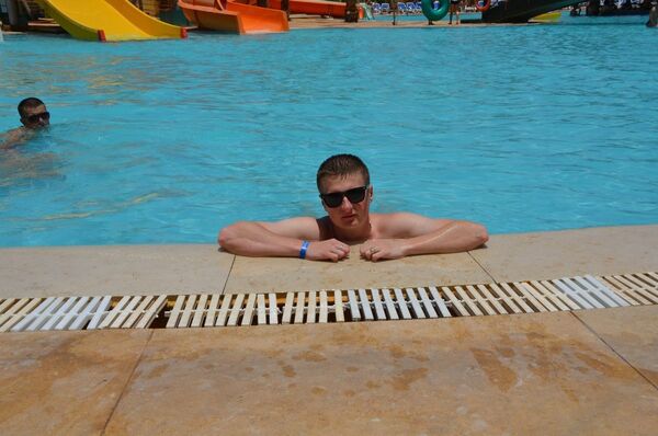  ,   Dima, 33 ,   