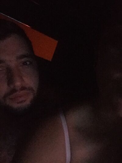  ,   Arkadi, 29 ,   ,   , c 