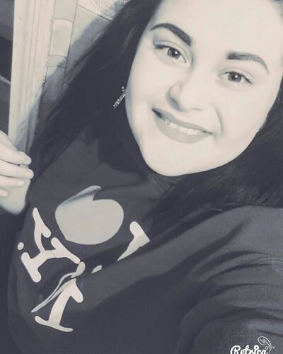  ,   Julia, 29 ,  