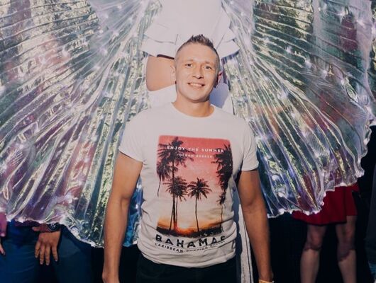  ,   Viktor, 29 ,   ,   