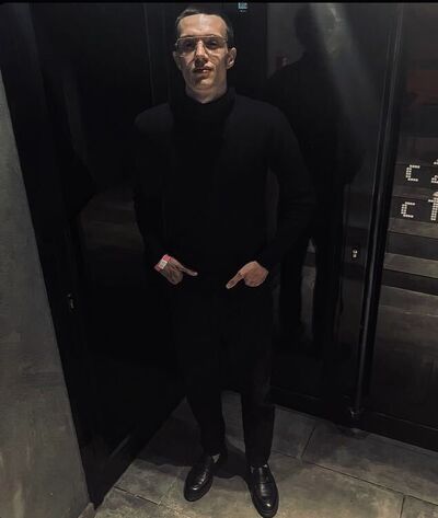  ,   Aleks, 24 ,   
