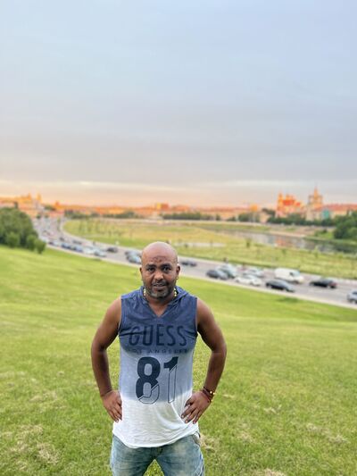  ,   Ali, 48 ,   ,   