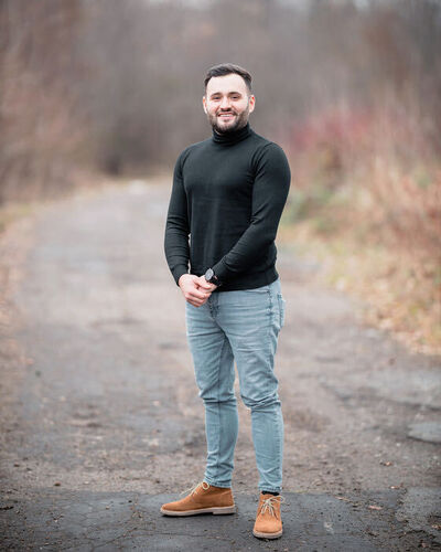  ,   Mihai, 25 ,   ,   