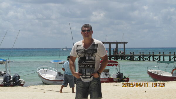  ,   Tomas, 44 ,   ,   , c 