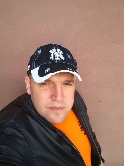  ,   Leon, 40 ,   ,   