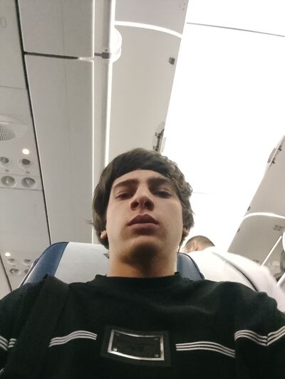  ,   Emmanuel, 19 ,   c 