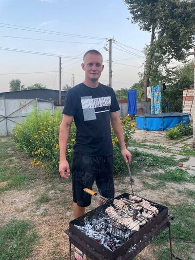  ,   Sasha, 33 ,   