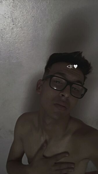  Algiers,   Zinou, 24 ,   ,   