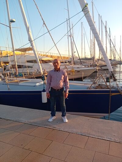  Barcelona,   Karen, 47 ,     , c 