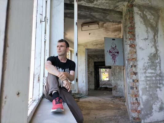  ,   Michael, 44 ,   ,   