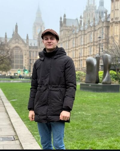  ,   Anatol, 22 ,   ,   
