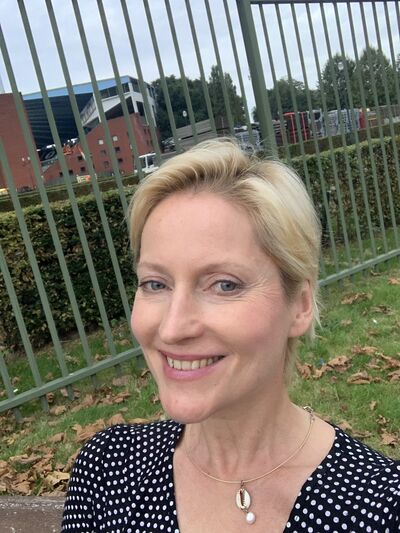  ,   Svitlana, 54 ,   c 