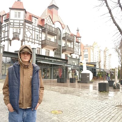  ,   Komron, 24 ,   ,   