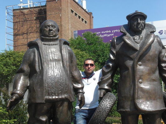  ,   Hovo, 43 ,   