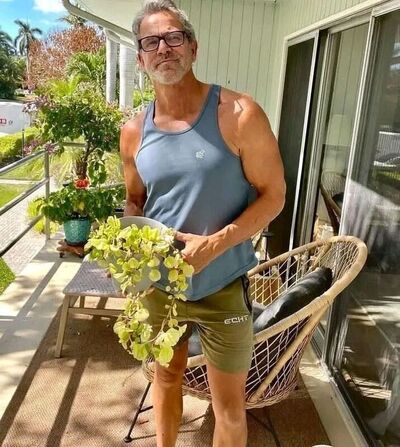  ,   Liam Oliver, 50 ,   ,   , c 