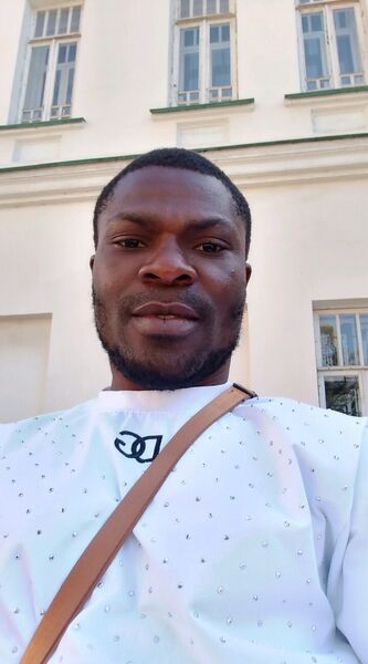  ,   Delphin, 25 ,   ,   