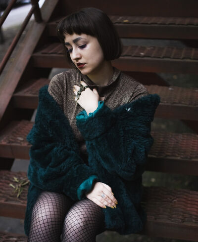  ,   Jana, 28 ,  