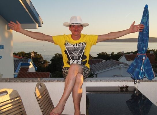  ,   Yevgeniy, 45 ,   ,   , c 