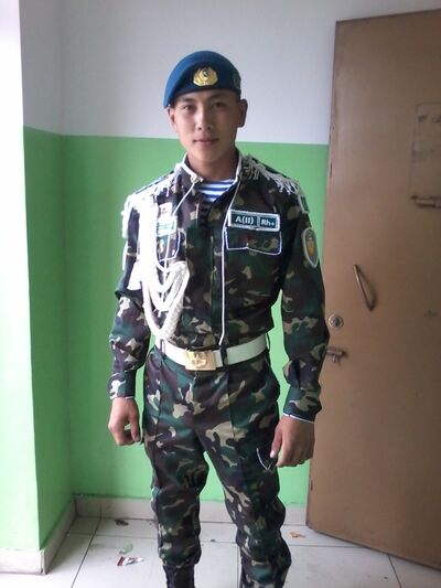  ,   ANUAR, 32 ,  