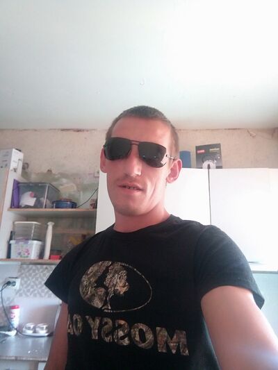  -,   Viktor, 31 ,   ,   