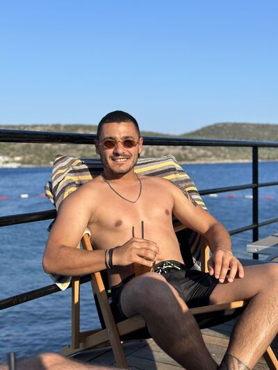 ,   Viktor, 28 ,   ,   