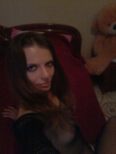  ,   Milla, 34 ,  