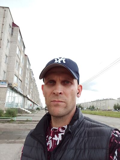  ,   Maxim, 44 ,   ,   , c 