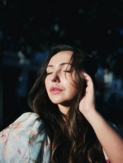  ,   Nina, 32 ,   ,   , c 