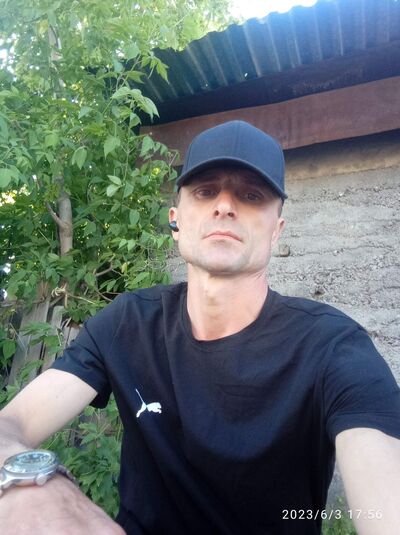  ,   Ivan, 48 ,   c 
