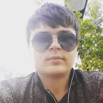  ,   Artur, 28 ,   ,   