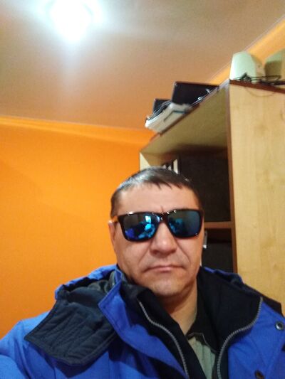  ,   Ruslan, 48 ,   ,   , c 