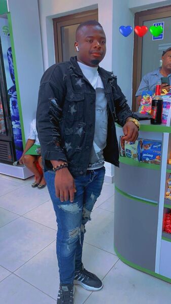  ,   Valentino, 27 ,   ,   