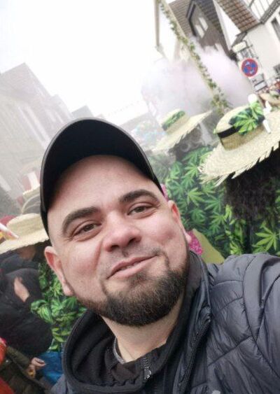  ,   Stas, 35 ,   ,   