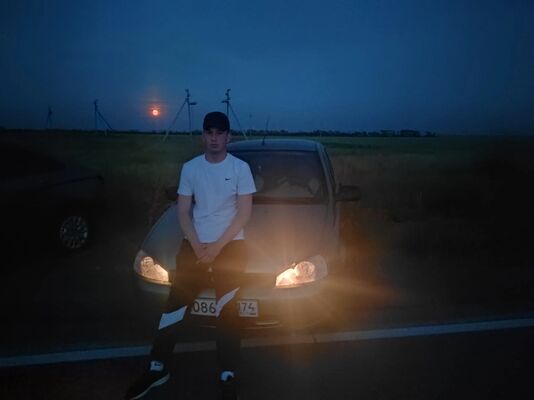  ,   Evgeny, 24 ,   c 