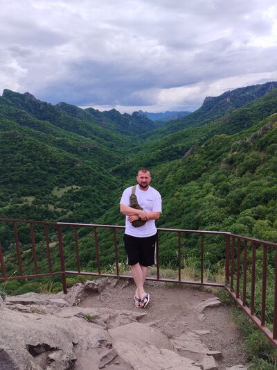  ,   Oleg, 33 ,   c 