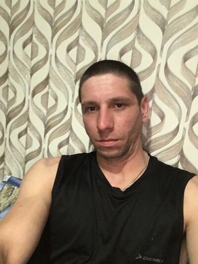  ,   Anton, 32 ,   ,   