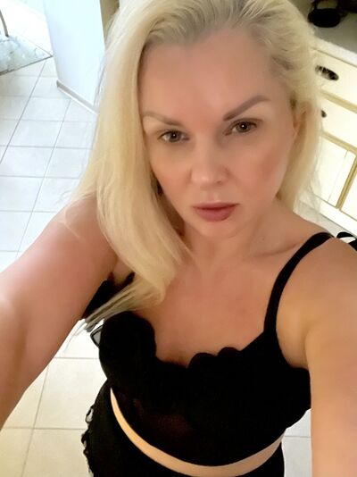  ,   Anna, 41 ,   ,   