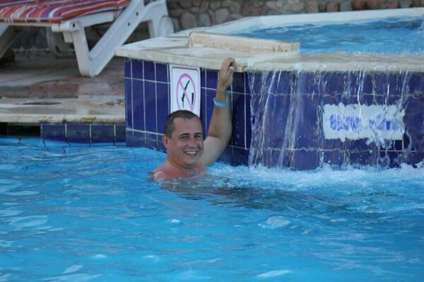 ,   Leonid, 43 ,   c 