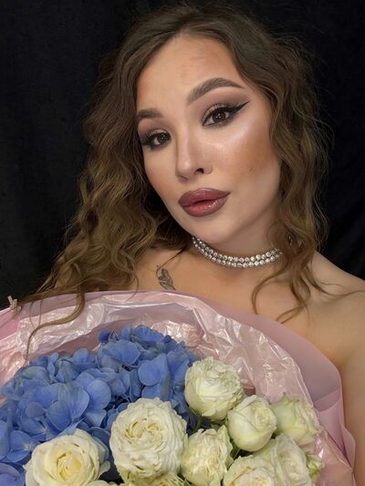  ,   Yasmina, 22 ,   ,   