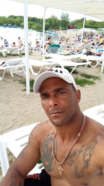  ,   Maykel, 42 ,   ,   
