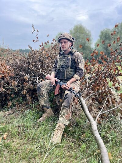  ,   Andrii, 32 ,  