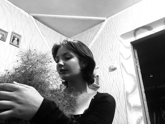  ,   Milka, 18 ,   ,   