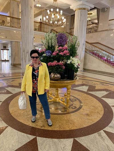  ,   Elena, 55 ,   c 